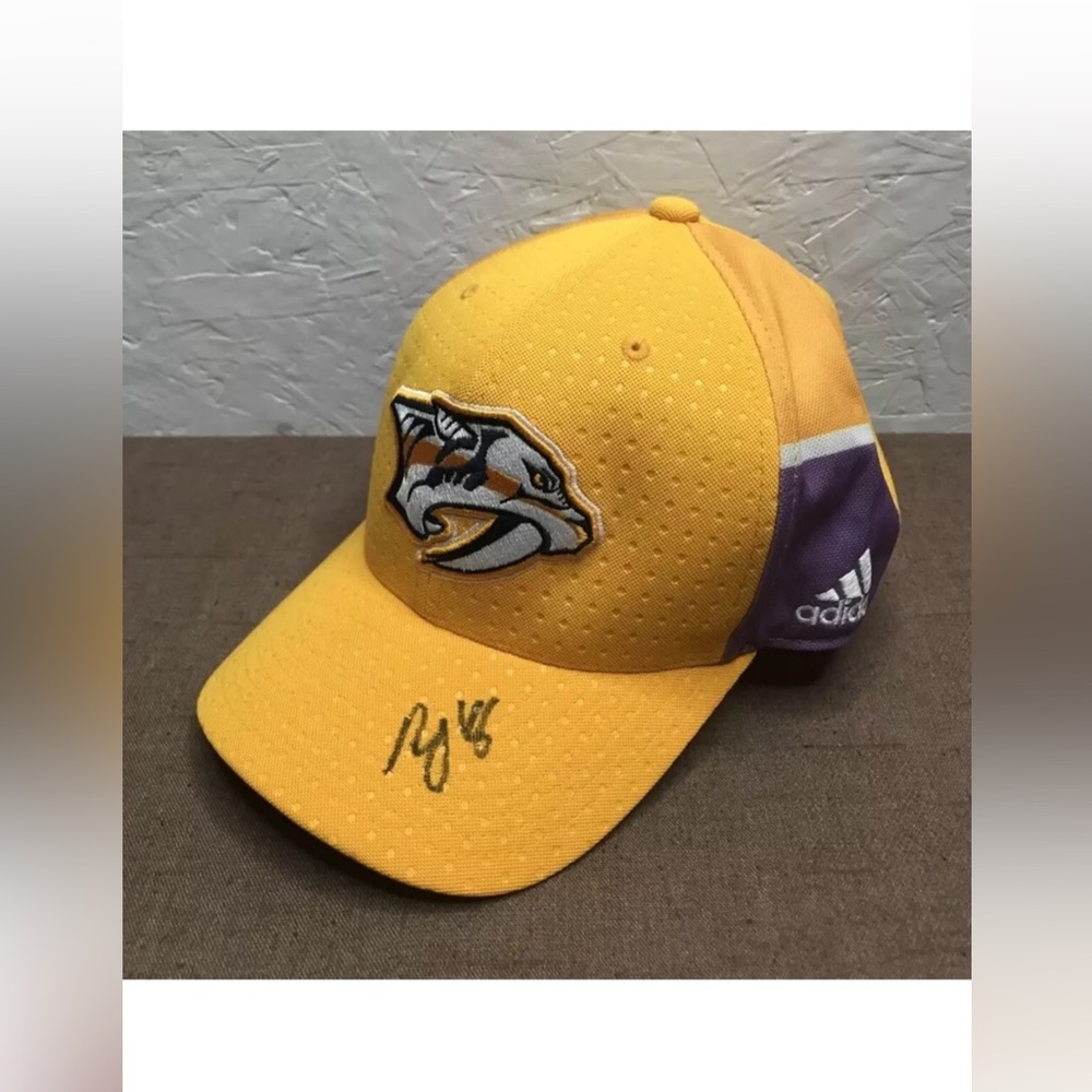 EUC Adidas NHL Nashville Predators HOCKEY FIGHTS CANCER Pontus Aberg #46 Signed